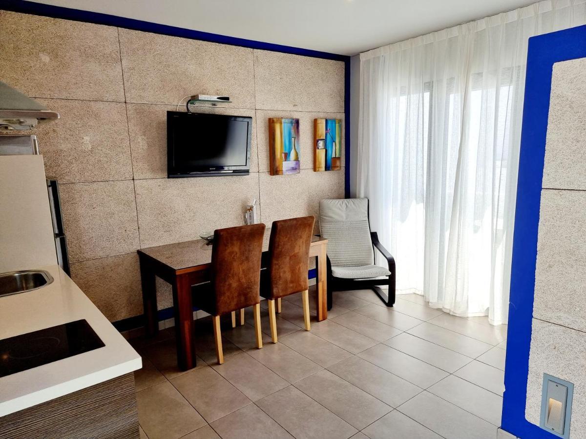 Apartamentos El Arrecife Conil De La Frontera Exterior photo