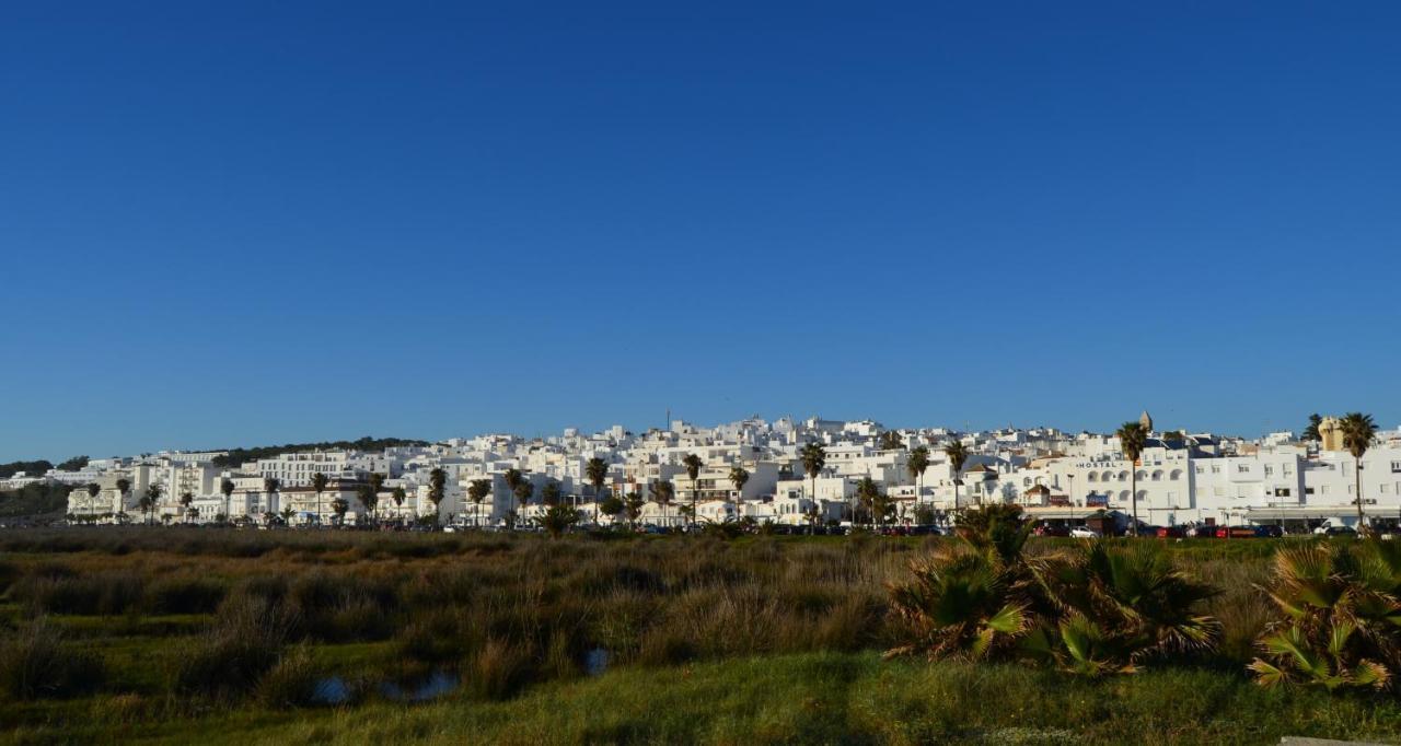 Apartamentos El Arrecife Conil De La Frontera Exterior photo